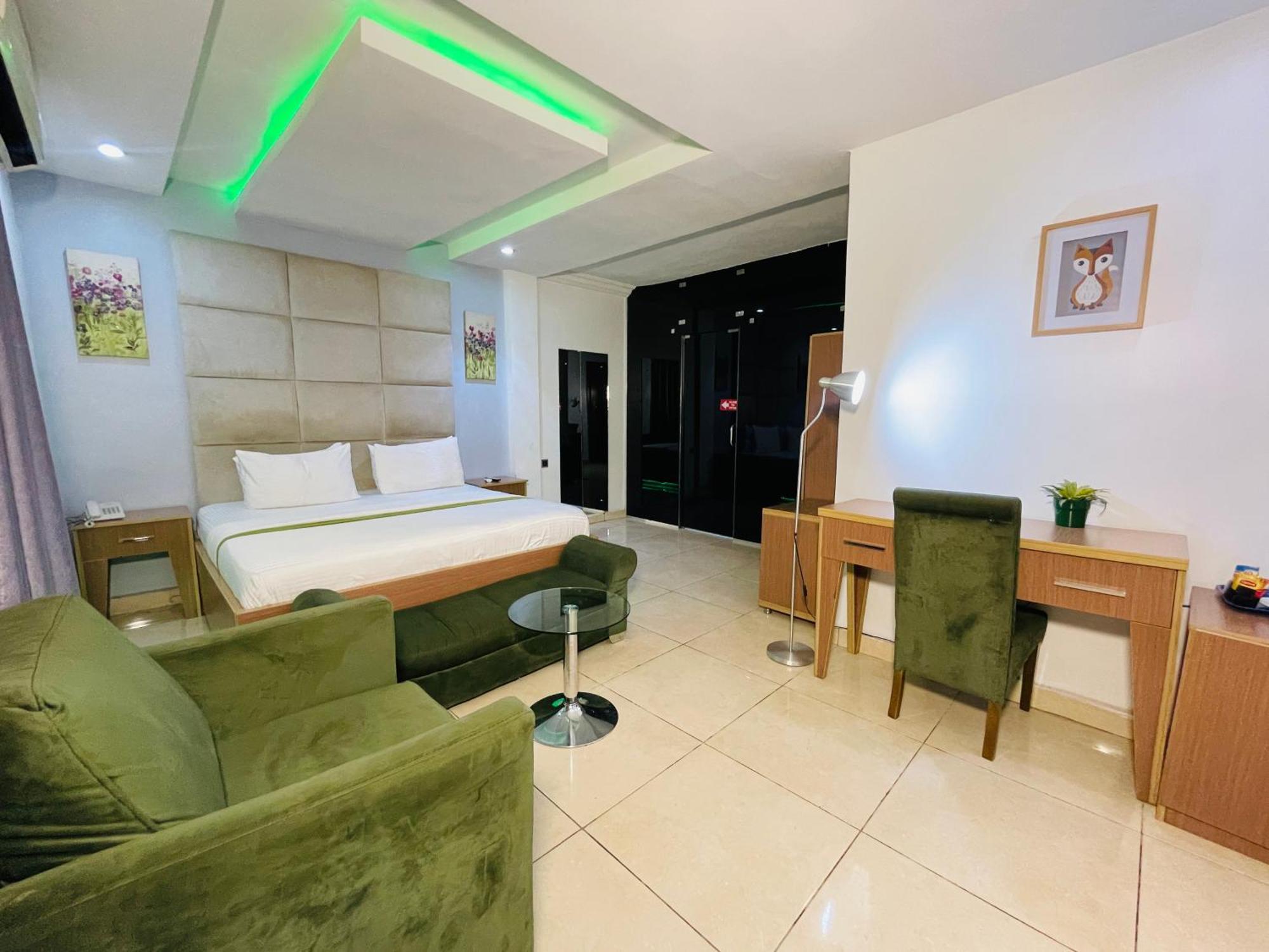 The Tranquil Mews Hotell Abuja Exteriör bild